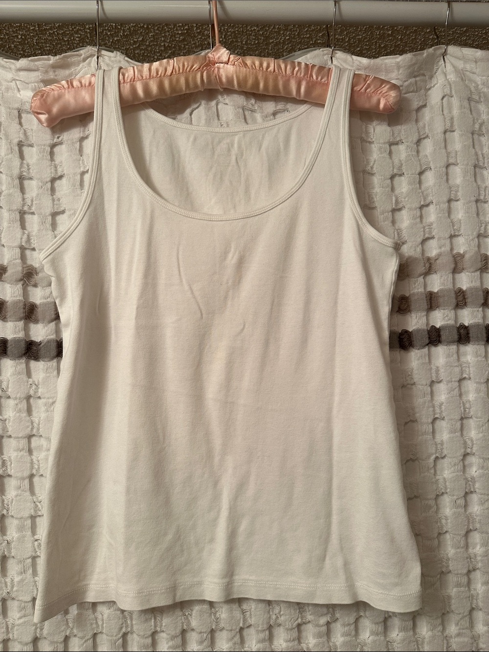 Women’s White Scoop Neck Tank Top - Essential Layering Piece